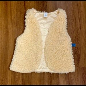 Arizona-girls size 10/12 faux fur vest, cream color
